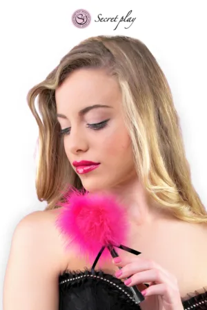 Plumeau 18 cm fuchsia – Secret Play - 94edenstreet.com - sexshop en ligne