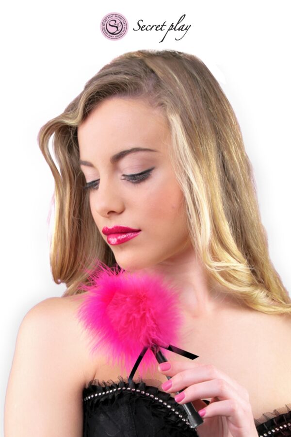 Plumeau 18 cm fuchsia – Secret Play - 94edenstreet.com - sexshop en ligne