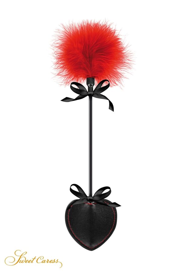 Tapette pique avec pompon rouge – Sweet Caress - 94edenstreet.com - sexshop en ligne