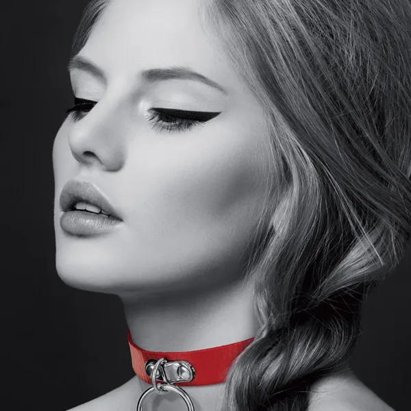 Collier Fetish rouge avec anneau – Bijoux Pour Toi