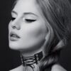 Collier large lacé devant – Bijoux pour toi - 94edenstreet.com - sexshop en ligne