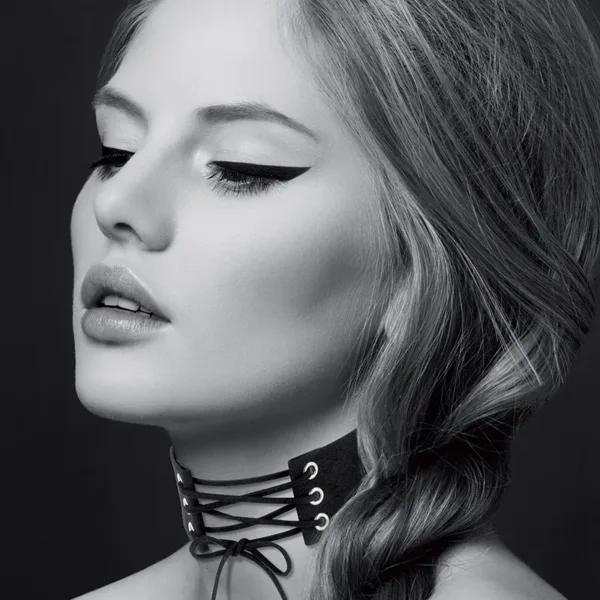 Collier large lacé devant – Bijoux pour toi
