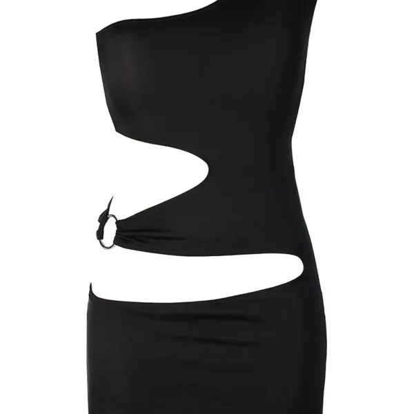 Robe noire V-9239 – Axami