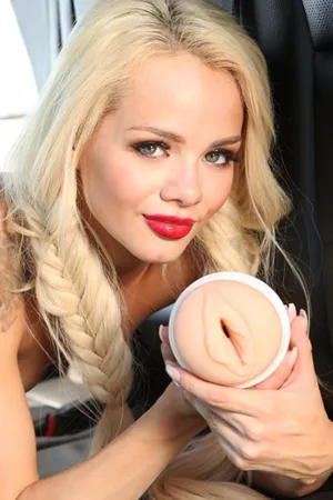 Mastubateur Fleshlight Elsa Jean - 94edenstreet.com - sexshop en ligne